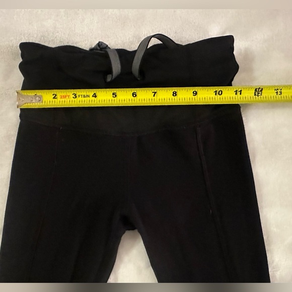 Lululemon turn around size 2 reversible black leggings. Good condition. ruching - Picture 5 of 12